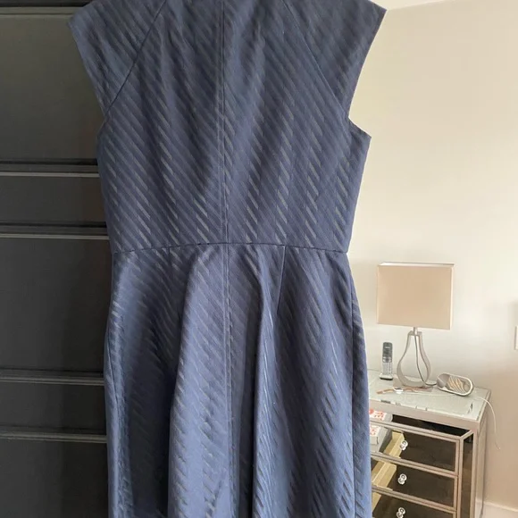 Dress - Picture 4 of 5